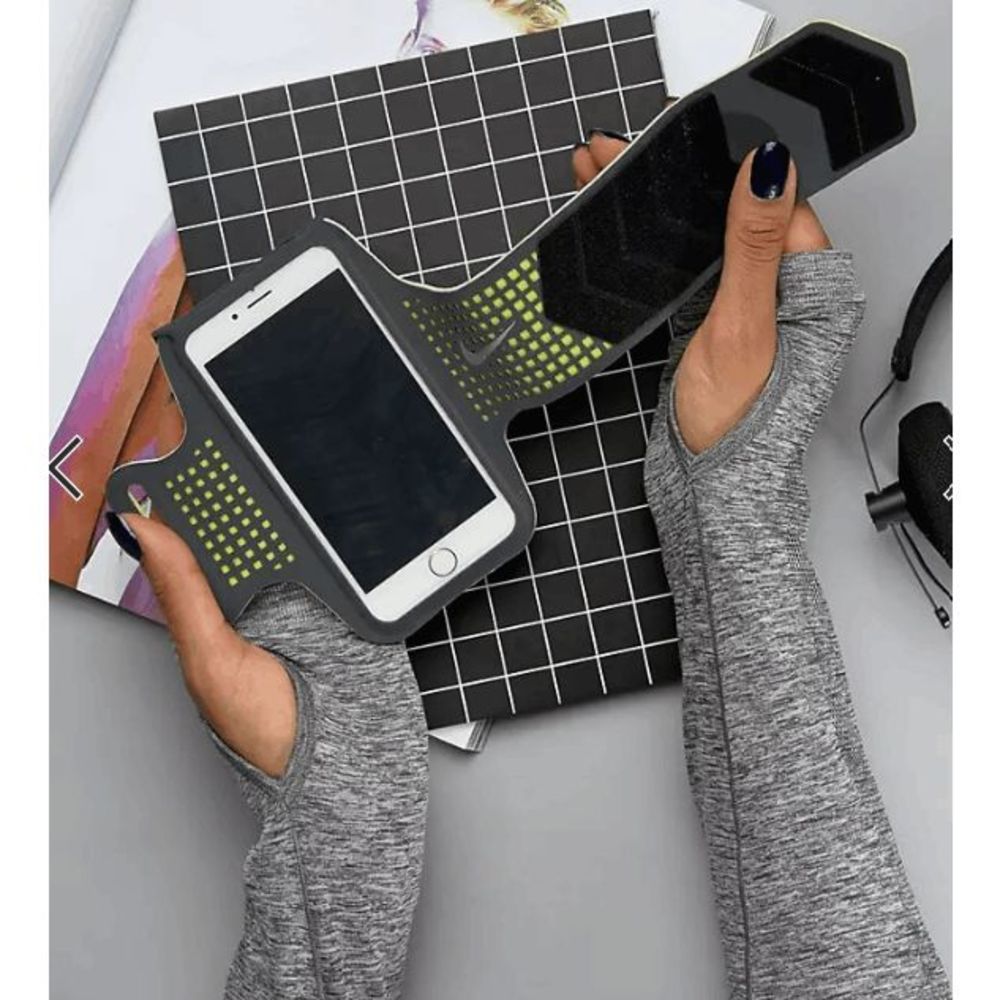 NEW Unisex One Size Nike Diamond Arm Band (iPhone 5, 5c, & 5s, Black/Volt)